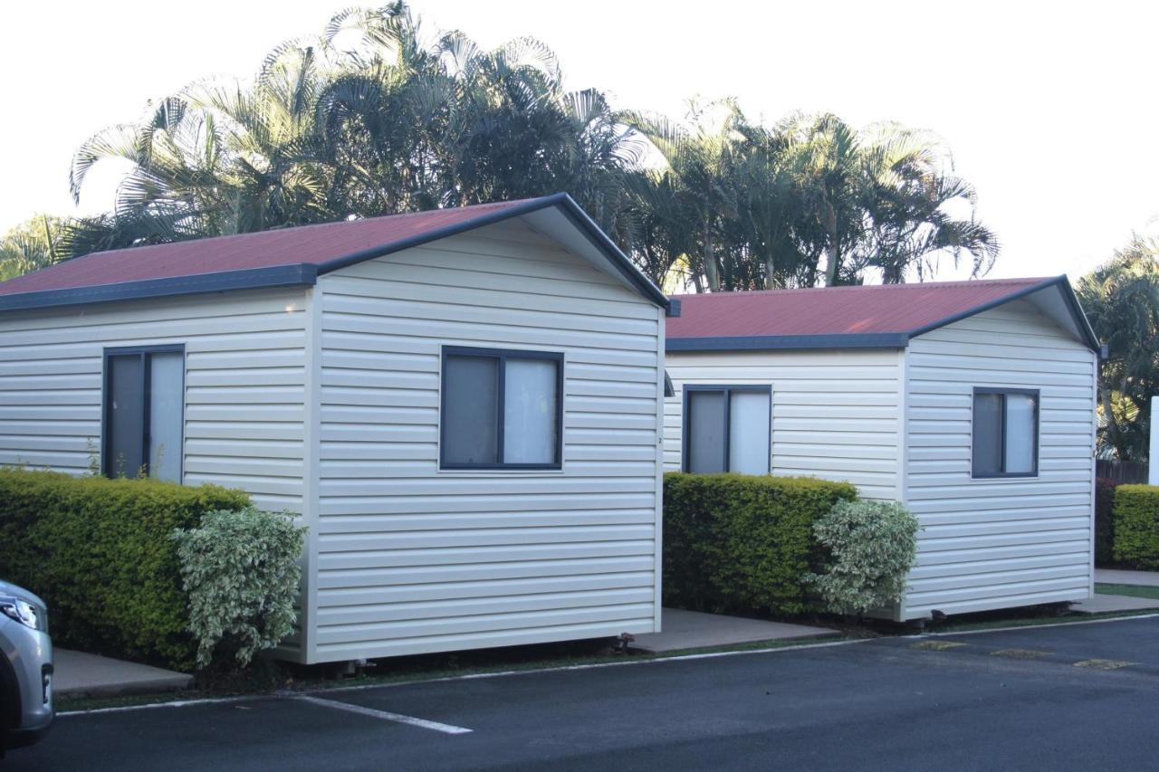 Sarina Palms Caravan And Cabins Village Exteriör bild